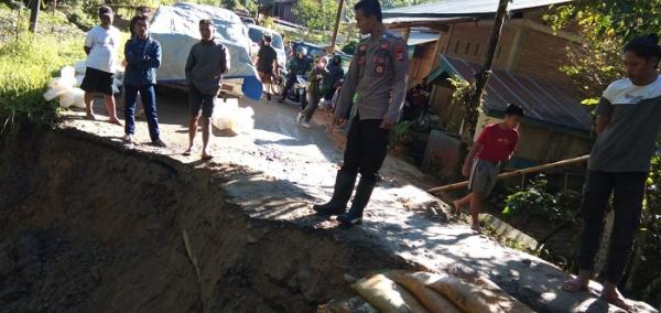 Bencana Longsor dan Akses Jalan Terputus di Mamasa, Kapolres Siagakan Personilnya di Titik Lokasi