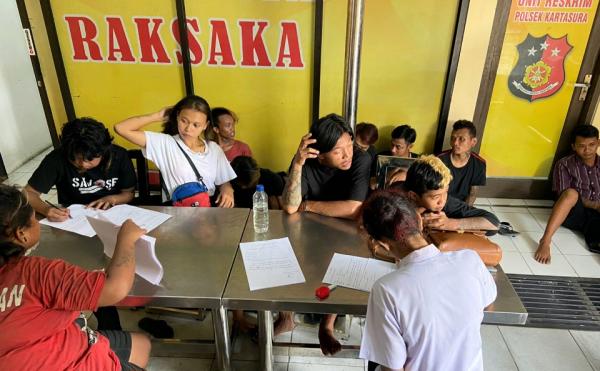 Pesta Miras Siang Bolong di Kartasura, 13 Anak Muda Dikeler Polisi