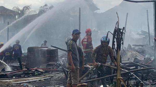 Kebakaran Hebat di Samarinda, 5 Rumah dan Empat Bangsalan 21 Pintu Rata dengan Tanah