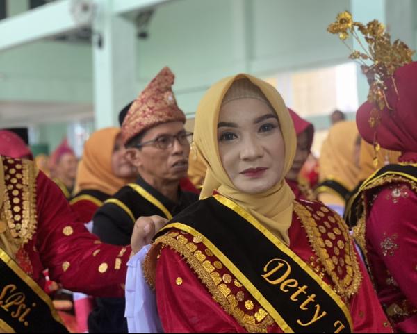 Mahasiswi IAIN Curup Batc III Asal Bengkulu Utara Sabet Cumloude dengan IPK 4,00
