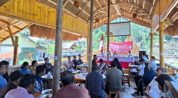 Sejarah Baru di Sumba Barat, Rapat Pleno KPU Dilaksanakan di Lapas Waikabubak