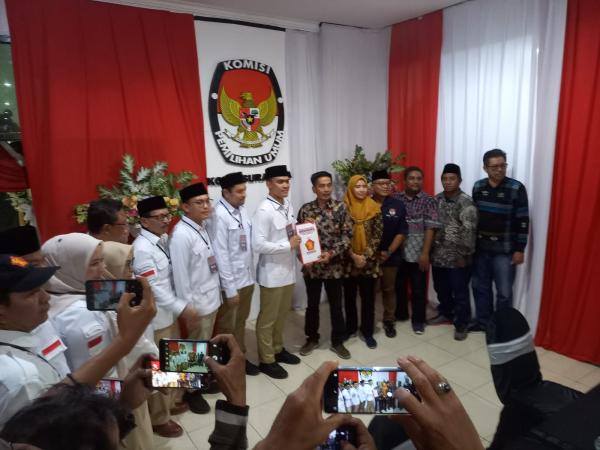 Pendaftaran Bacaleg Partai Gerindra Berlangsung Meriah, Ini yang Dilakukan di KPU Surabaya