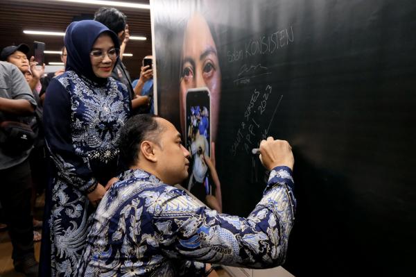 Walikota Surabaya Terkesan APFI 2023, Tawarkan Pameran Foto di Balai Kota