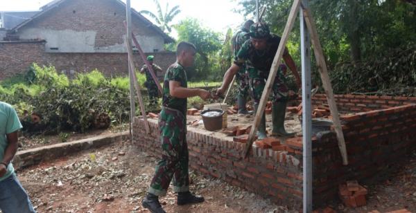 Kodim 0623/Cilegon Wujudkan 2 Rumah Layak Huni untuk Keluarga Tak Mampu di Kecamatan Cibeber