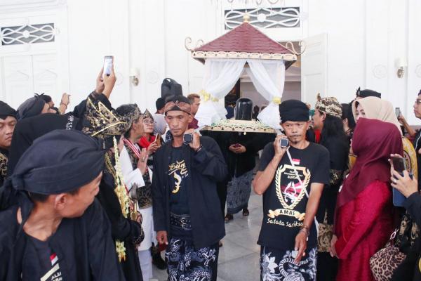 Momen Bersejarah Setelah 450 Tahun, Mahkota Binokasih Kerajaan Sunda Hadir di Bogor
