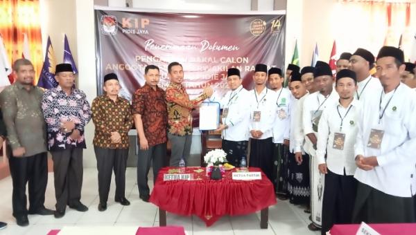MPW PAS Aceh Kabupaten Pidie Jaya Daftarkan 30 Bacalegnya, 70 Persen Pimpinan dan Alumni Dayah
