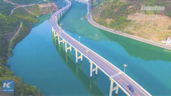 Jembatan Jalan Raya Membelah Sungai Xiangxi, Infrastrukur Canggih di China