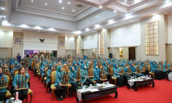 Lestarikan Budaya, TP PKK se-Provinsi Banten Latihan Angklung Bersama