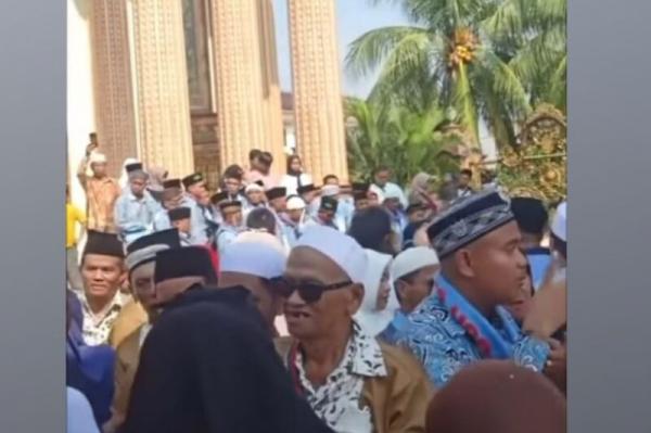 Profil Haji Agus Suhela, Sultan Bojong Koneng Bekasi yang Berangkatkan 2 RT Umrah Gratis