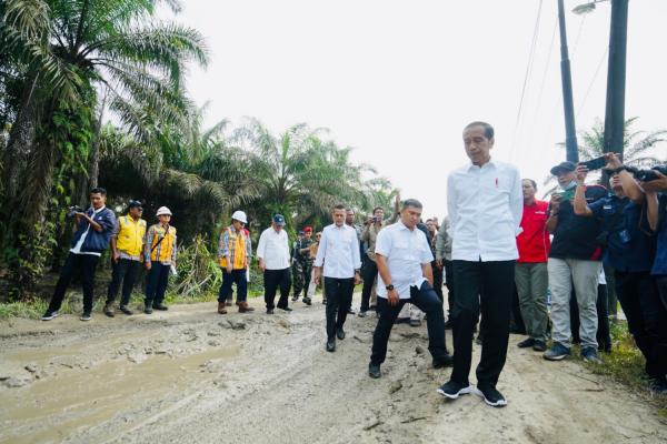 Banyak Jalan Rusak di Sumut, Presiden Jokowi: Paling Lama Juli 2023 Diperbaiki