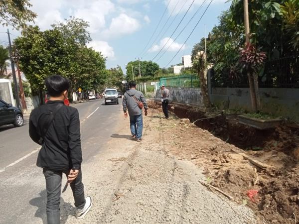 Pekerjaan Trotoar di Lokasi Pohon Tumbang Dihentikan Polisi, Kepala Proyek Diperiksa