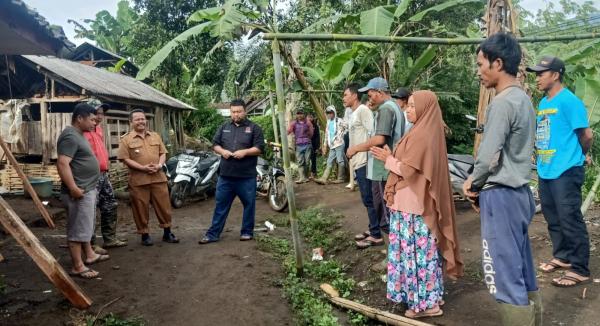 Berawal Baksos di Rumah Ambruk, Anggota DPRD Garut Tentukan Reses Pertama di Desa Ini !