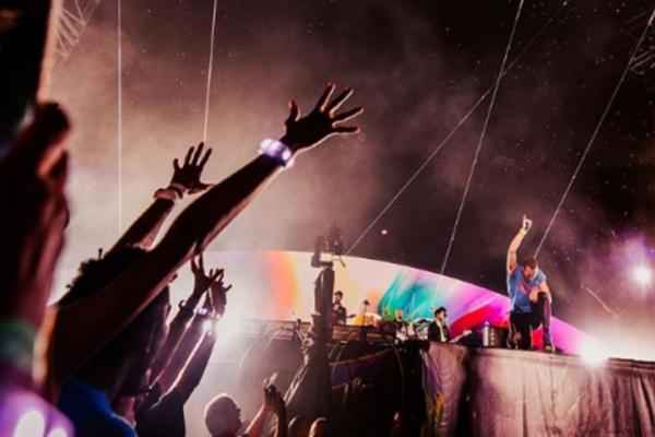 Laris Bak Kacang Goreng, Tiket Konser Coldplay Termahal Rp11 Juta Ludes dalam 10 Menit