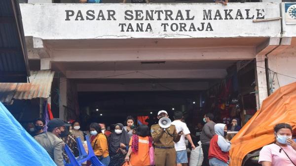5 Pasar Unik dan Menarik di Indonesia, Nomor 4 Pasar Sentral Makale Toraja