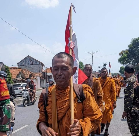 32 Biksu Thailand Singgah di Cirebon Melakukan Ritual Tudhong Sejauh 2.506 Km