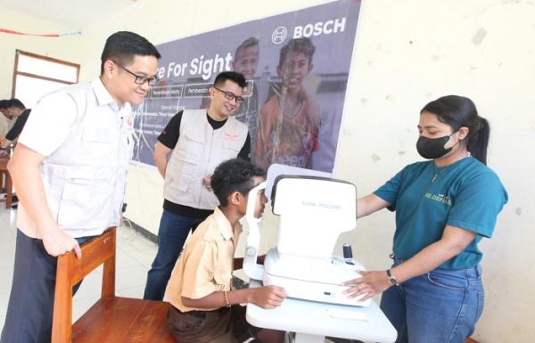Bosch Automotive Aftermarket Bantu 250 Anak Kabupaten TTU Periksa Mata Secara Gratis