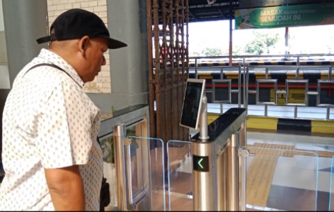 Stasiun Cirebon Terapkan Face Recognition Boarding Gate, Pelanggan Tak Perlu Repot Tunjukkan Dokumen