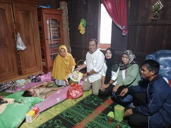 Partai Perindo Kabupaten Way Kanan Datangi Korban Anak Tersiram Air Panas di Banjit