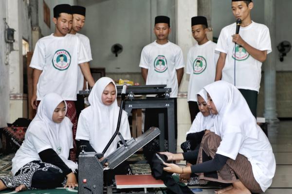 Pendukung Ganjar Pranowo Jawa Timur Fasilitasi Santri Masuk Industri Kreatif, Ini Caranya
