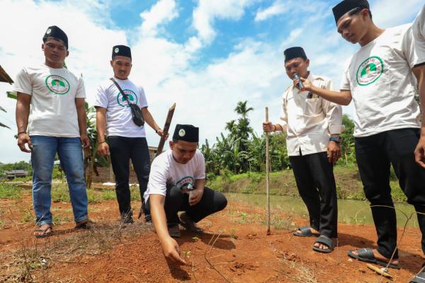 Asah Kemampuan Santri dalam Bertani, Sukarelawan Ganjar Gelar Pelatihan Tanam Jagung di Deli Serdang