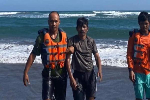 Terseret Ombak Parangtritis hingga Masuk Palung, Wisatawan Asal Karanganyar Berhasil Diselamatkan