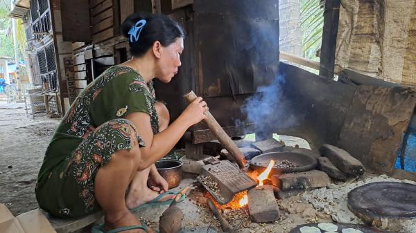 Menengok Sentra Pembuatan Emping Melinjo Berpenghasilan Rendah di Kampung Ciriu Pabuaran