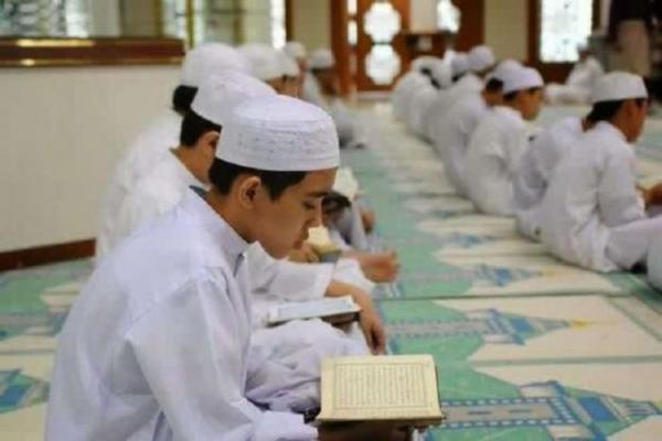 Allah Beri Kemuliaan Dan Kehormatan Untuk Para Penghafal Qur'an ...