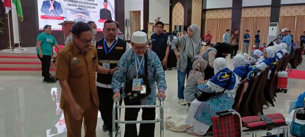 Kloter I Jamaah Haji Embarkasi Makassar Masuk Asrama, Panitia Terapkan Layanan One Stop Service