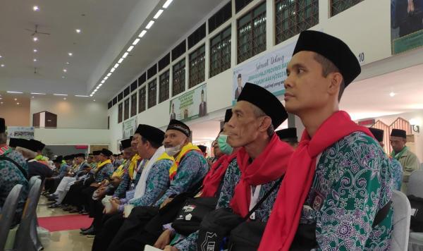 Kloter 1 Jamaah Haji Tiba di Asrama Haji Embarkasi Jakarta, KKP Berikan Tips Bagi Jamaah