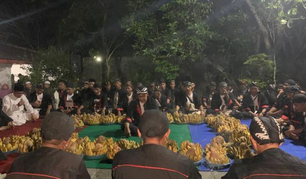 Anies Baswedan Ziarah Makam Batoro Katong Ponorogo, Ada Ritual Khusus