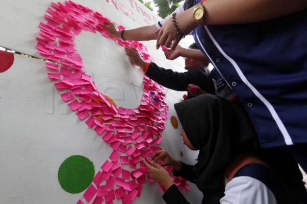 Miris! Ibu Rumah Tangga Indonesia Terjangkit HIV, Jumlahnya di Atas PSK