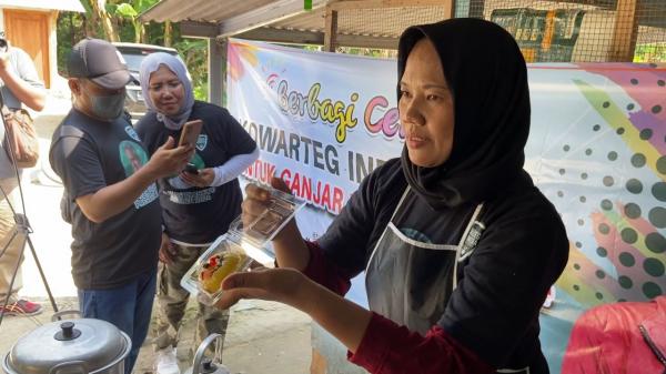 Ajari Cara Berbisnis Ala Warteg, Kowarteg Indonesia Bikin Demo Masak di Kampung