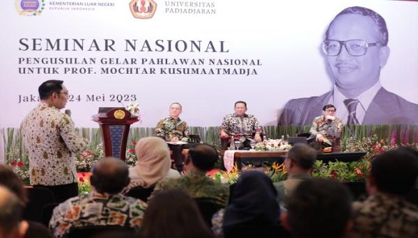 Minta Dukungan Pusat, Ridwan Kamil Harap Prof Mochtar Dikukuhkan Sebagai Pahlawan Nasional