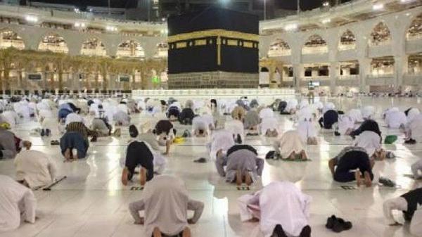 Viral! Dapat Kabar Berangkat Haji, Bapak Paruh Baya Ini Sedekahkan Seluruh Dagangannya