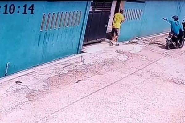 Bandit Curanmor di Cibitung Bekasi Todongkan Senjata Api Terekam CCTV