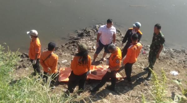 Karanganyar Gempar, Sosok Mayat Tanpa Identitas Ditemukan Mengambang di Sungai Bengawan Solo