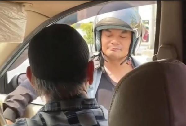 Viral, Pria Tua Pengemudi Mobil Diduga Diperas Pengendara Motor di Cipondoh Tangerang