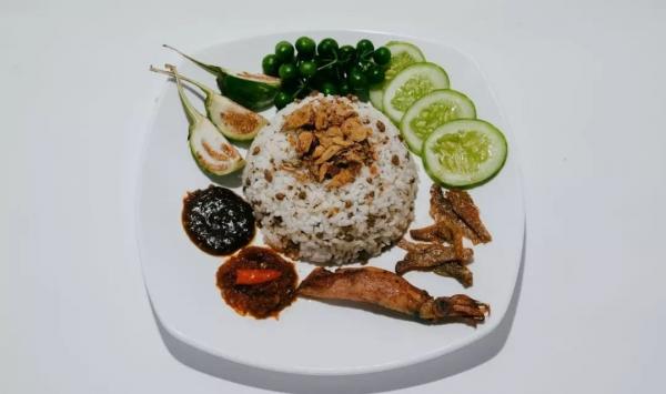 Mengungkap Asal Usul Nasi Tutug Oncom: Kelezatan Kuliner Tradisional Jawa Barat Menggugah Selera