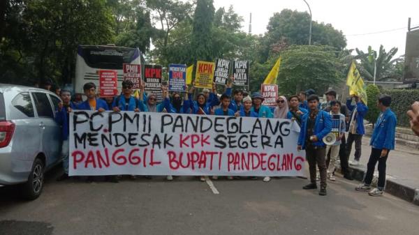 Dinilai Lambat Panggil Bupati Pandeglang, PMII Gruduk Gedung KPK di Jakarta