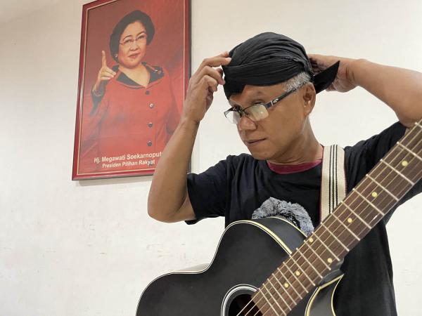 Seniman Relawan Ganjar Pranowo Diamankan Satpol PP di Jalan Tunjungan Surabaya