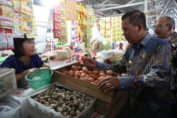 Harga Telur Melonjak Tembus 32 Ribu per Kilogram, Walikota Serang Sidak Pasar