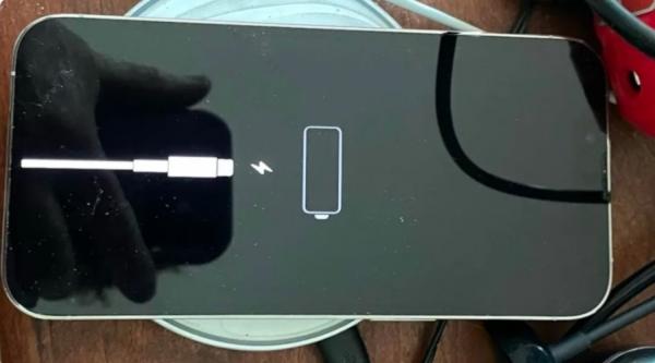 Cara Mengatasi iPhone yang Tidak Bisa Di-Charge
