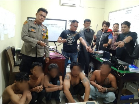 Bawa Samurai Hendak Tawuran Konten, 5 Pemuda Tanggung di Cirebon Digelandang Polisi