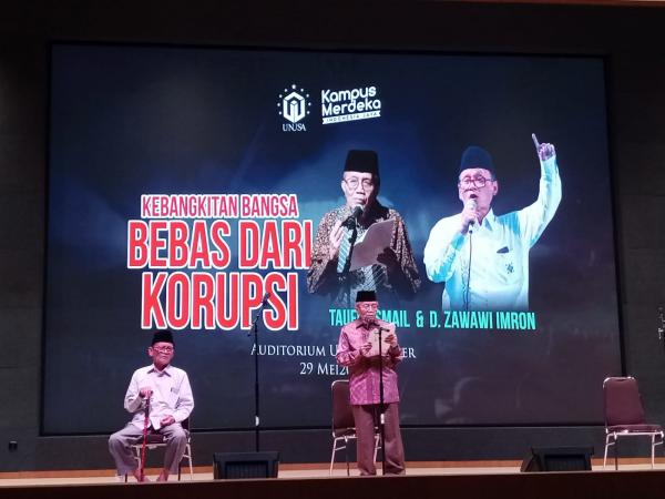 Taufiq Ismail dan Zawawi Imron Getarkan Nurani Mahasiswa Unusa