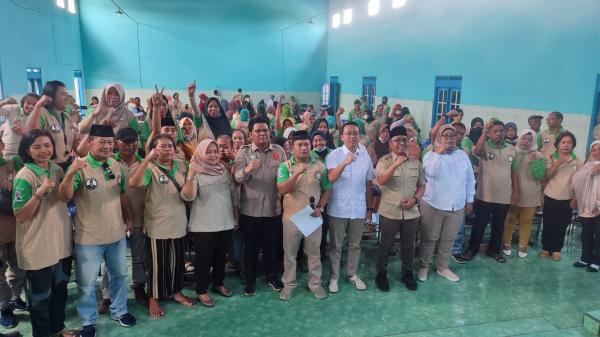 Pedagang Hingga Buruh Gendong Pasar di Karanganyar Gelorakan Dukungan Prabowo jadi Presiden