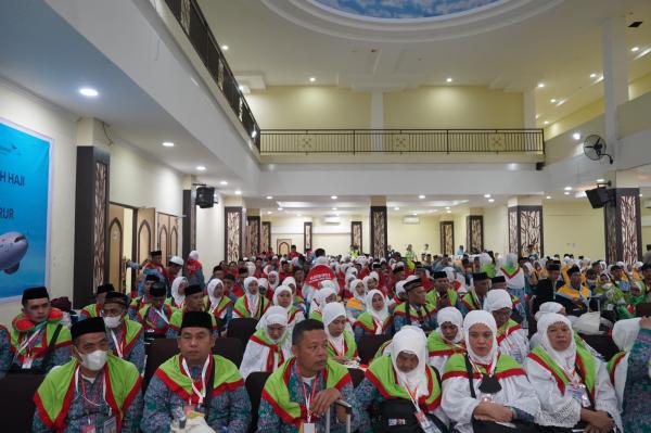 Jemaah Calon Haji Papua Diingatkan Saling Bantu, Terutama Terhadap Lansia