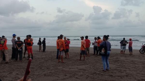 Tiga Bocah Laki-laki Tenggelam di Pantai Pangandaran, Dua Meninggal, Satu dalam Pencarian