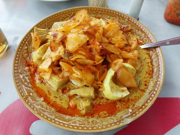 Lontong Padang Pinggir Jalan Raya Cipanas Jadi Tempat Sarapan Favorit