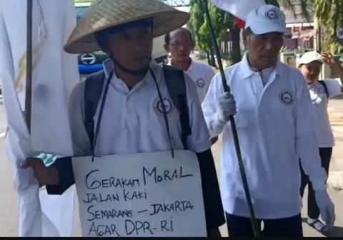 Dua Petani Ini Gelar Aksi Jalan Kaki dari Semarang ke Istana Negara, Berikut Tuntutannya