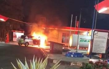 Kebakaran Mobil di Pom Bensin Mangkubumi Tasikmalaya, Sopir Panik dan Pingsan